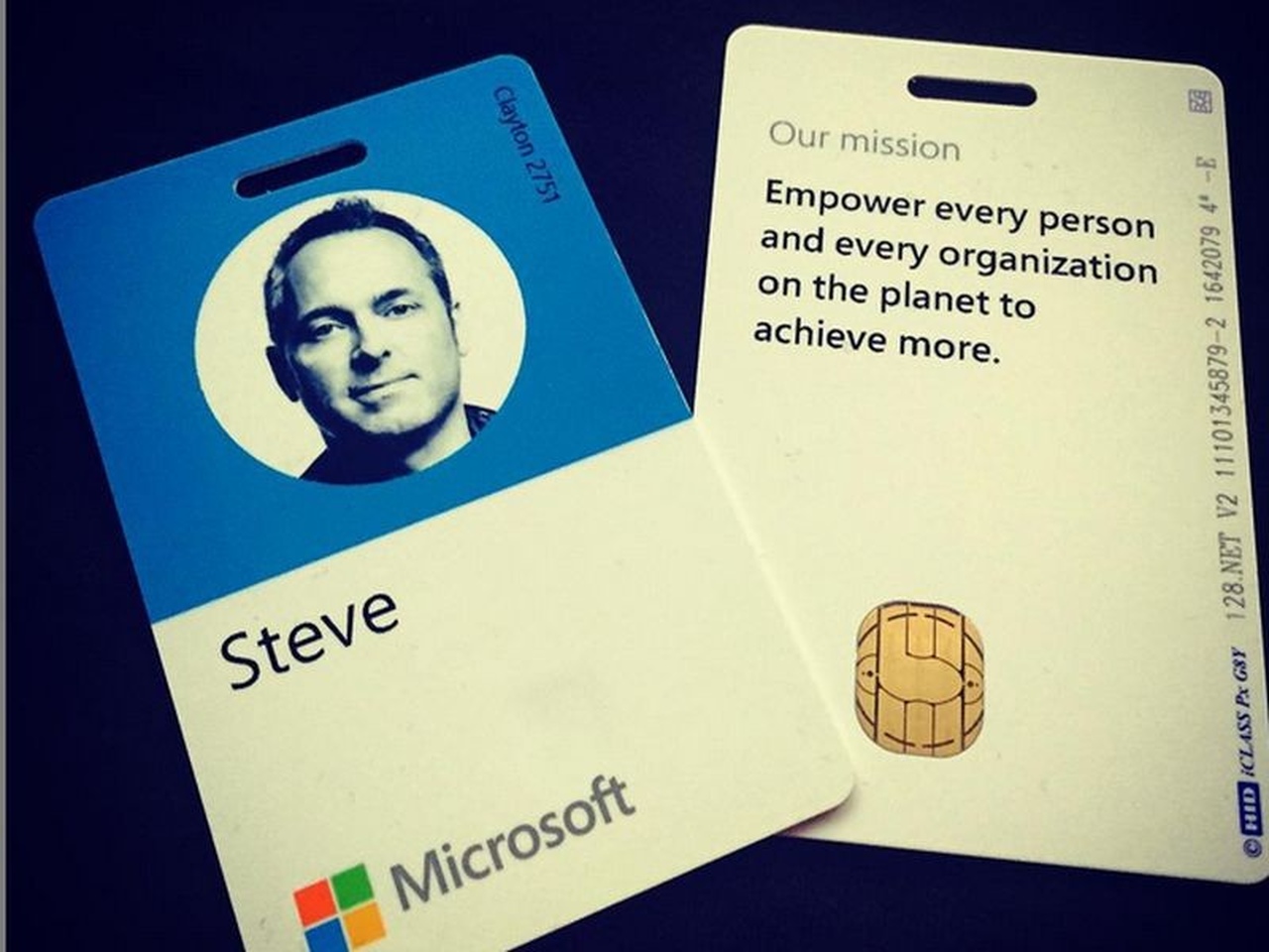 Id сотрудника. Бейджик Microsoft. Employee identification Card. Employee's Card. ID Card Microsoft.